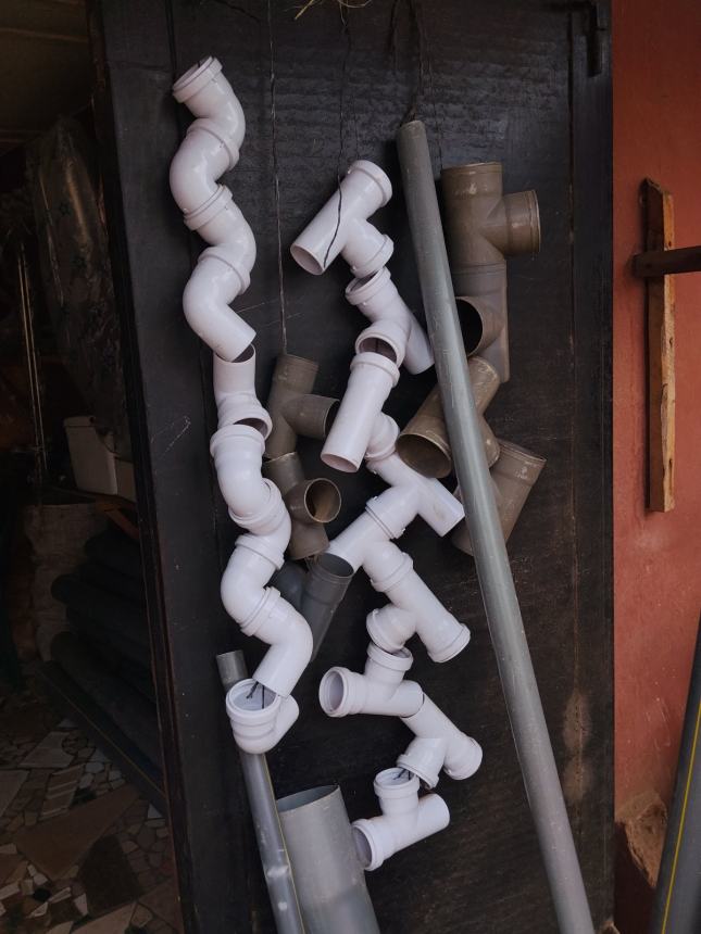 Plumbing & pipes — illustrative image